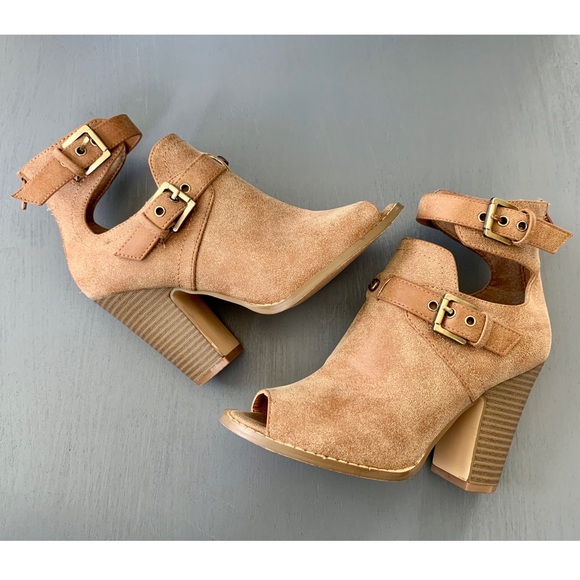 G by Guess Gisteria Tan Peep Toe Ankle Booties - Picture 2 of 8